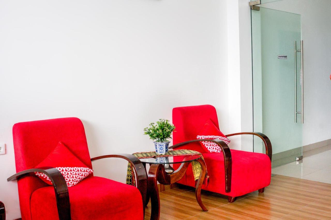 Super Oyo 1183 Papakoel Hotel Медан Екстериор снимка