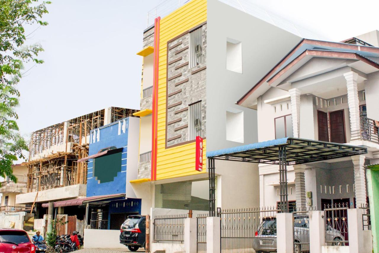 Super Oyo 1183 Papakoel Hotel Медан Екстериор снимка