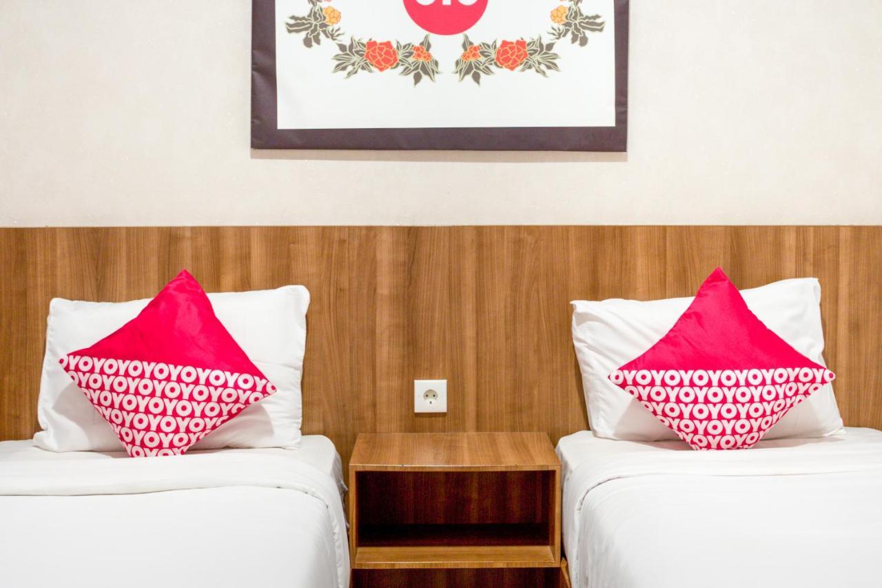 Super Oyo 1183 Papakoel Hotel Медан Екстериор снимка