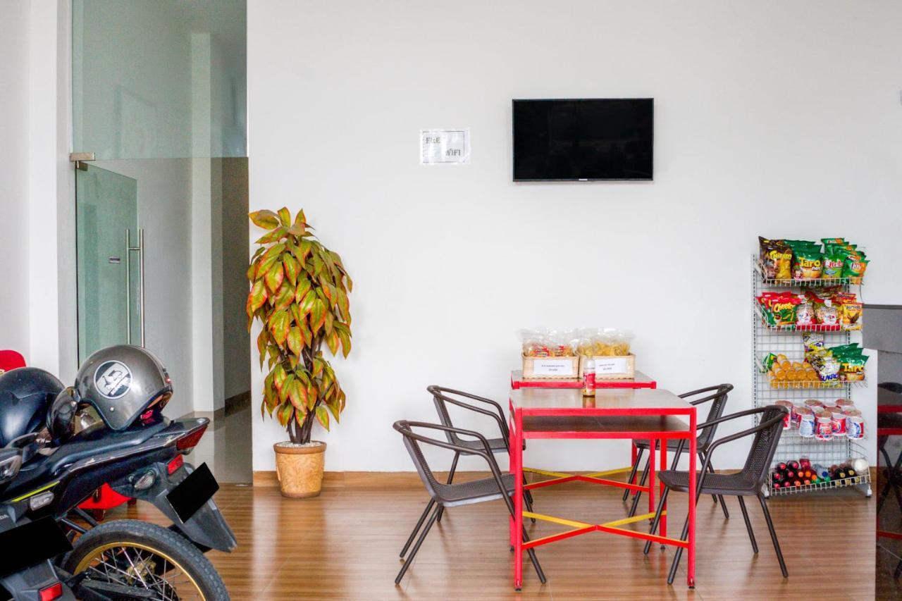 Super Oyo 1183 Papakoel Hotel Медан Екстериор снимка
