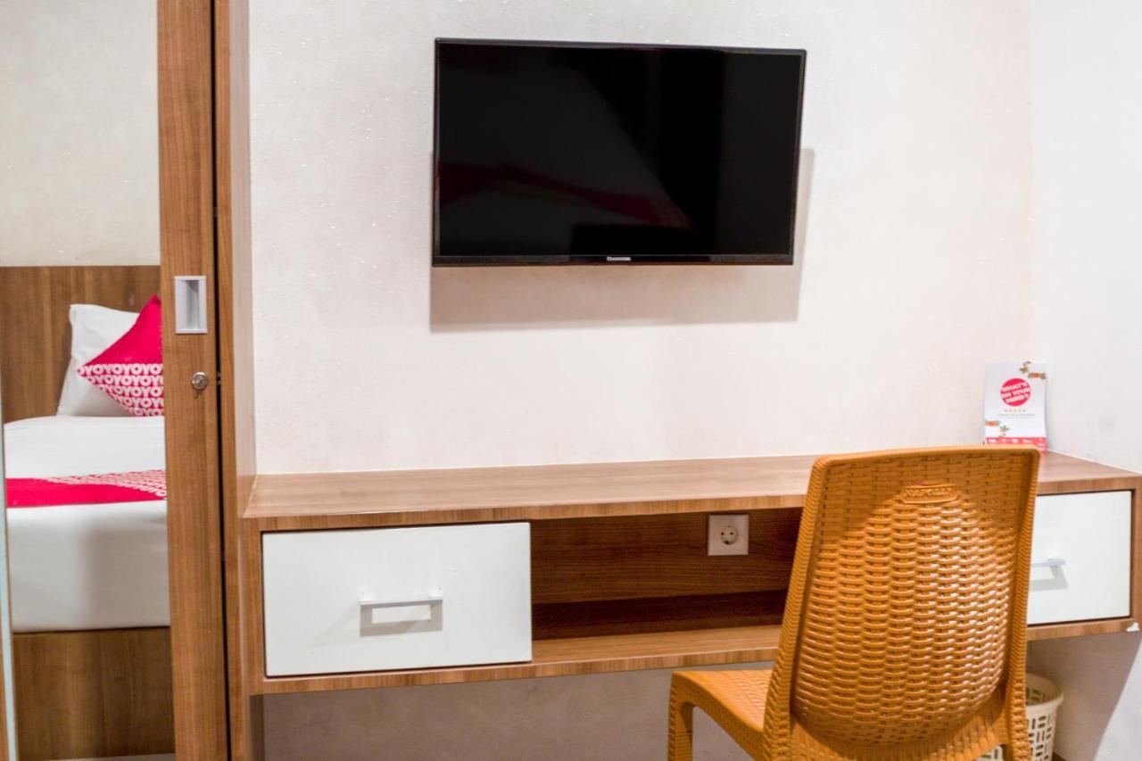 Super Oyo 1183 Papakoel Hotel Медан Екстериор снимка